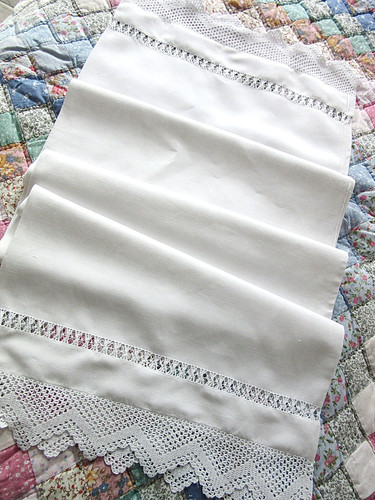 Vintage white linen - white, bolster