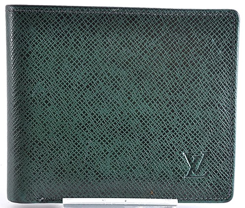 Louis vuitton taiga fold - louis,