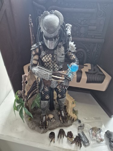 Hot toys classic predator - classic,