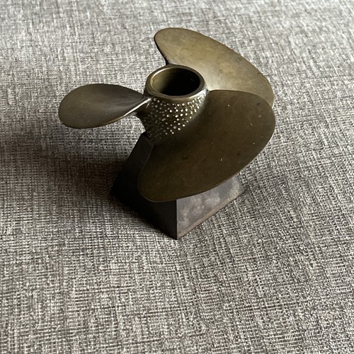 Small bronze marine propeller - small,