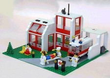 LEGO 6380 Classic Town: Hospital: Emergency Treatment Centre - 5 Figures Comp.
