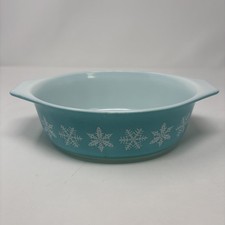 Vintage PYREX Turquoise Blue