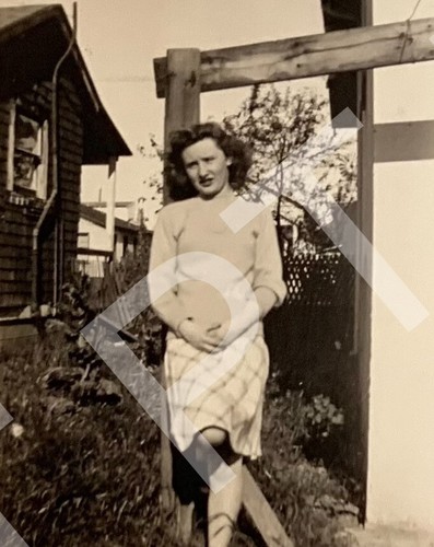 Vtg photo well dressed pretty - well,
