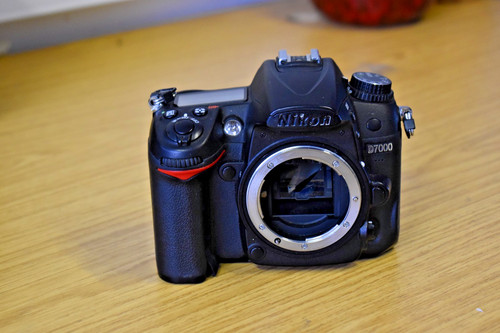 Nikon d7000 2mp digital - nikon,
