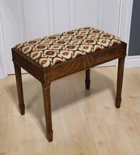 Vintage Retro 70's Vibe