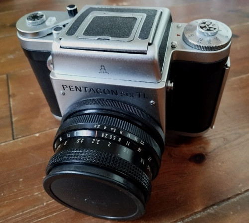 Pentacon six body with - six,