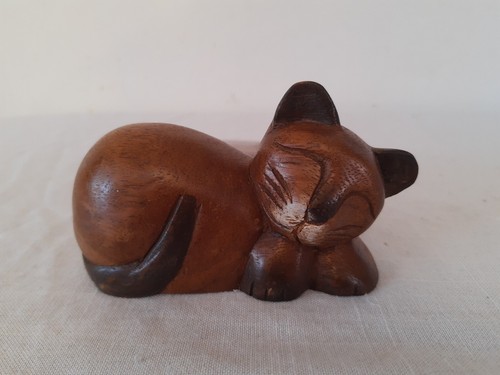 Wood cat figurine hand carved - hand,