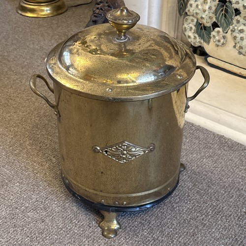 Antique brass coal scuttle - brass, /
