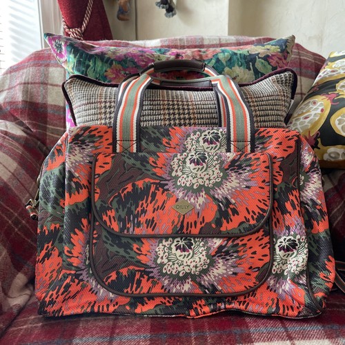 Oilily hand shoulder - oilily, hand/shoulder