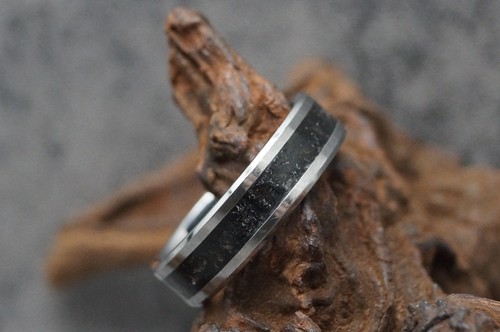 Natural whitby jet hand - natural,