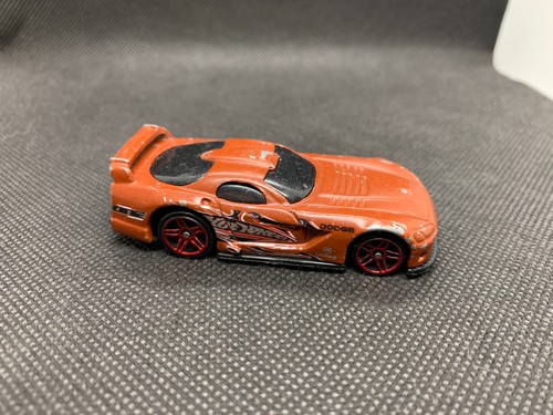 Hot wheels dodge viper - hot,