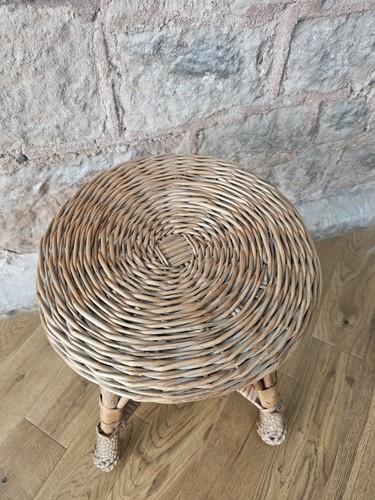 Stunning small vintage rattan - stunning,