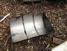 BARBECUE / OIL DRUM BBQ / BARREL BBQ BARBEQUE HALF DRUM FIRE PIT.