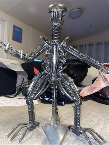 Alien metal art - alien,