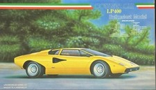 Fujimi 124 Scale Lamborghini Countach LP400 Model Kit Unused Damaged Box