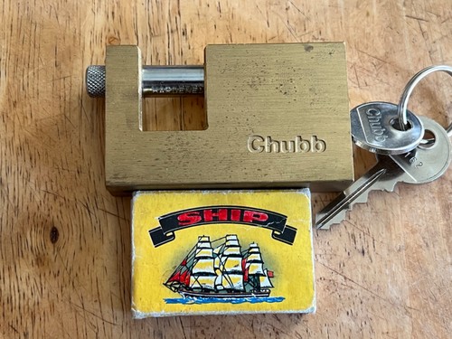 Chubb padlock with keys - chubb, 2