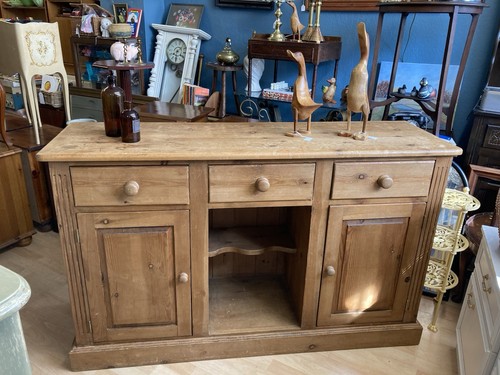 Vintage country pine sideboard