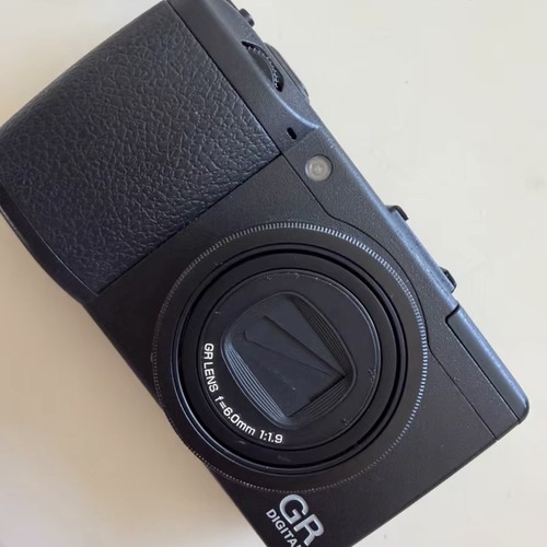 New ricoh digital iii - 90%new, 3