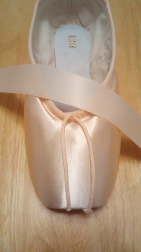 Nude pink satin ballet pointe - satin,