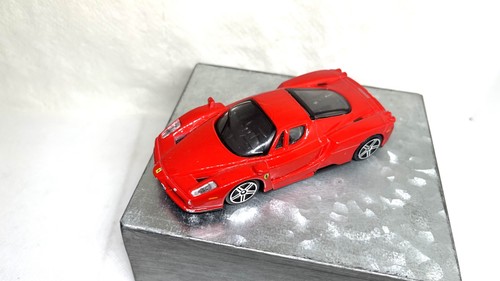 Bburago ferrari enzo red model - ferrari,