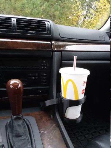Front center console cup - front,