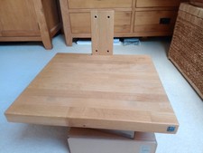 Hi Fi Racks Podium Platform Wall Mounted Support 500mm X 450mm - Oak