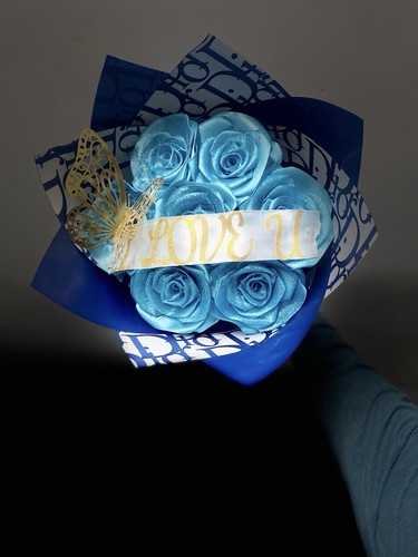 Blue count rose bouquet with - blue,