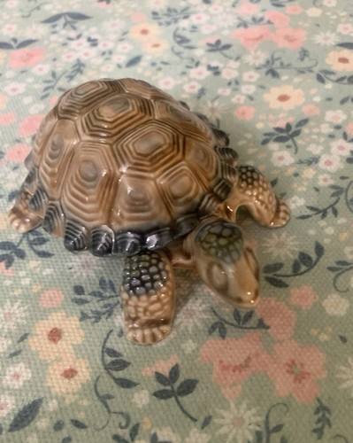 Wade porcelain turtle trinket - turtle,