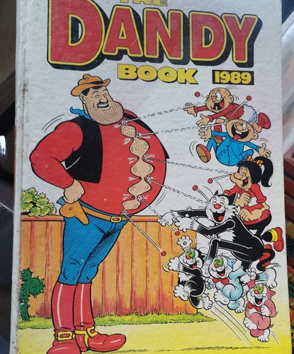 Beano and dandy annuals - annuals, 17