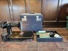 Singer Sewing Machine 221k