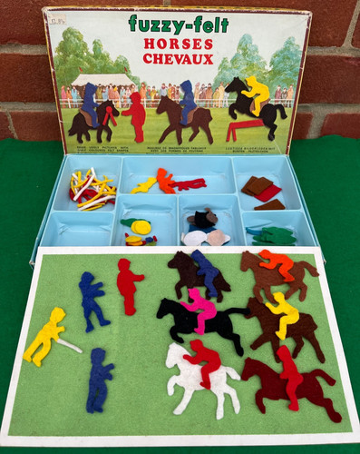 Fuzzy felt horses cheveaux - fuzzy-felt,