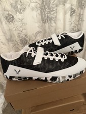 Velaasa Stones Throwing Shoes