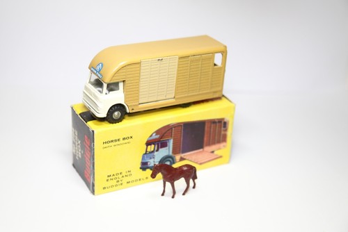 Budgie 292 bedford horse - budgie, box