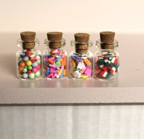 Dolls house jars of - 4,