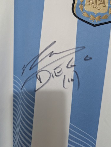 Diego maradona signed - maradona,