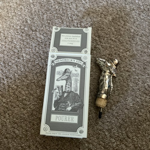Hendricks giraffe gin bottle - giraffe,