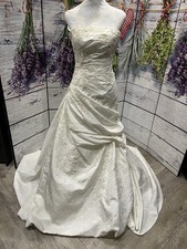 Pronovias Ivory Wedding Dress