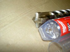 MILWAUKEE SDS-MAX HAMMER DRILL