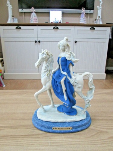 Statue figurine elegant - statue, lady