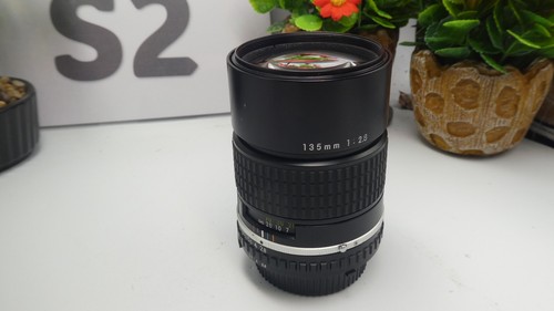 Nikon series 135mm 2 8 - e, f/2.8