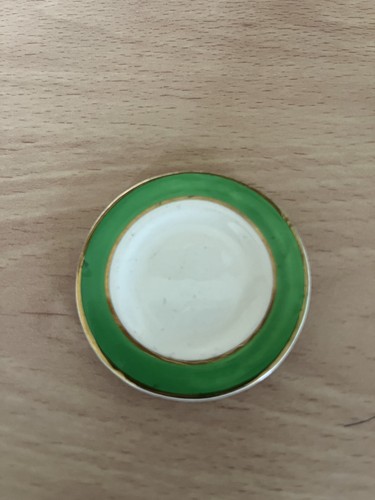 Miniature queens green solian - queens,