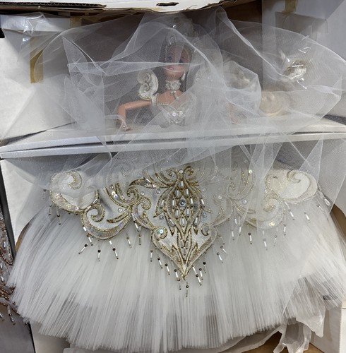 Barbie exclusive bob mackie - barbie,
