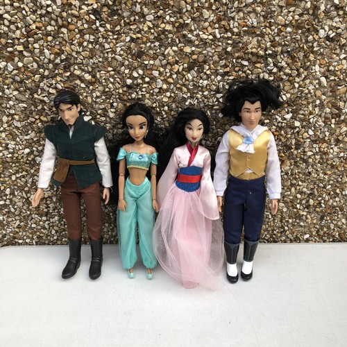 Disney doll bundle - 4,