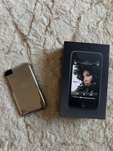 Boxed apple ipod - apple,