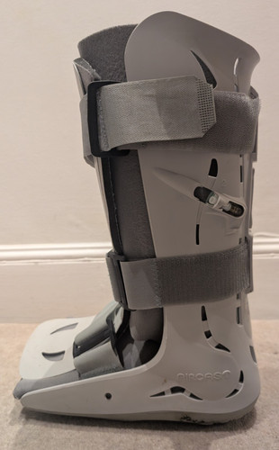 Aircast walker boot - walker, size