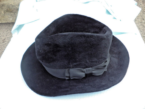 Vintage black felt trilby hat