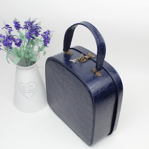 Vintage vanity case - vintage, dark