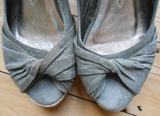 Wallis Canvas Wedges khaki green peep sandals 3.5" wedge heel Size 6 / EU 39 vgc