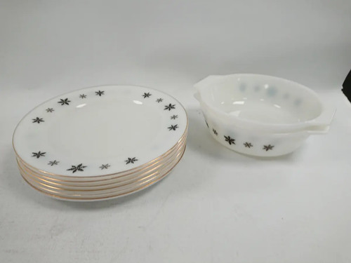 Jay pyrex snowflake plates - jay,