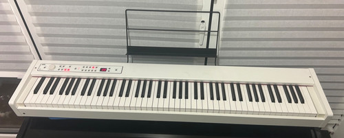 Korg digital stage - d1,